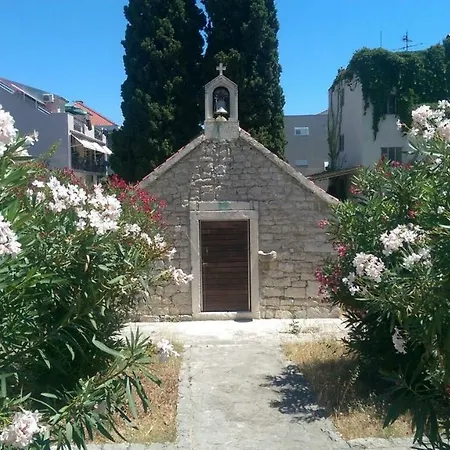Hideaway Split